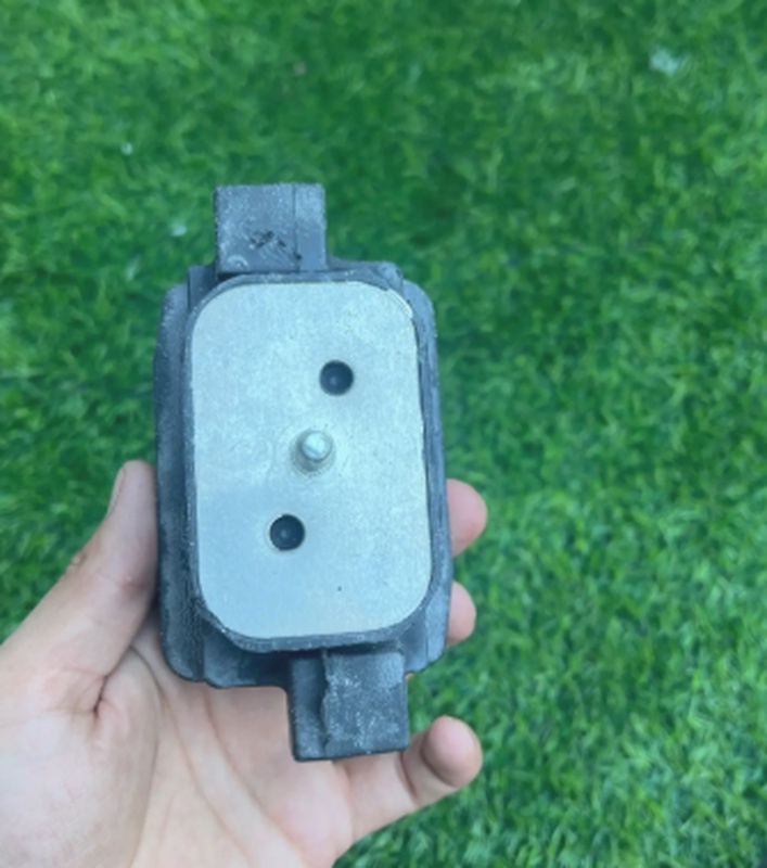 Подушка коробки АКПП от BMW F10 Diesel